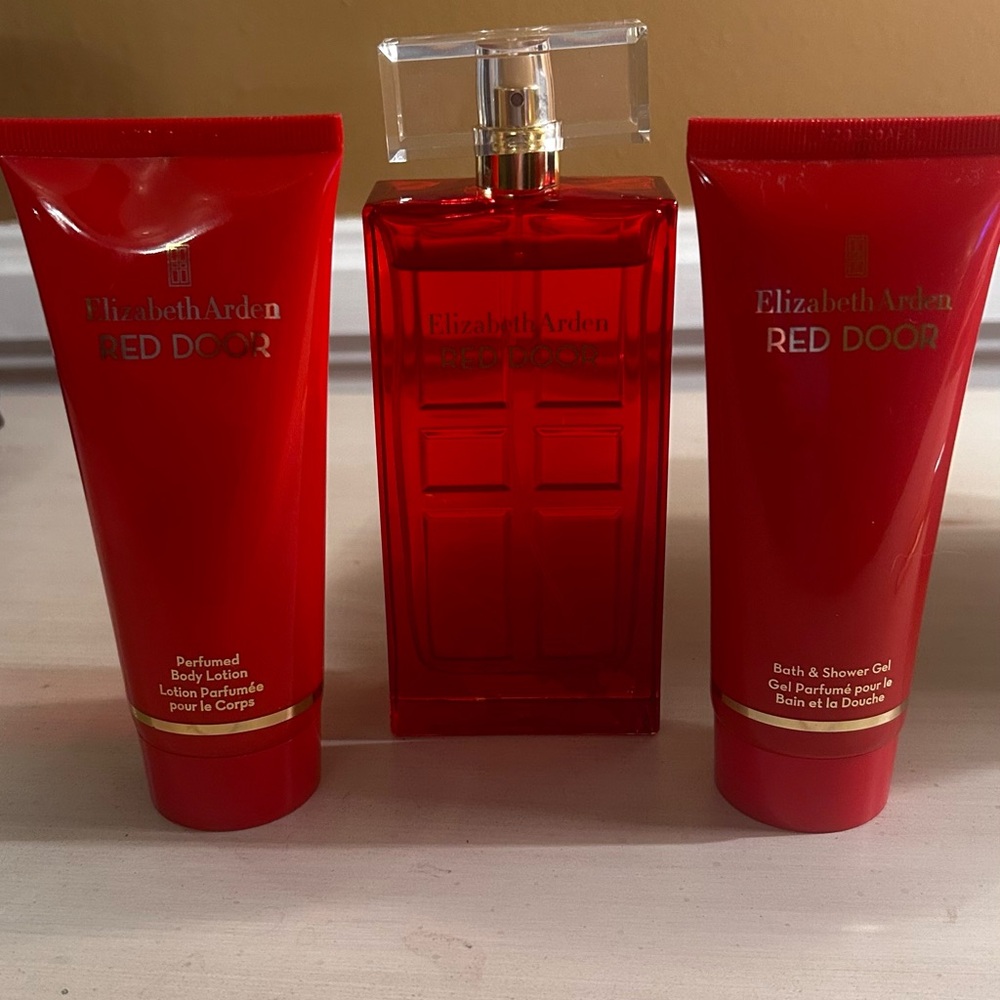 Elizabeth Arden Red Door 3.3 Fl oz